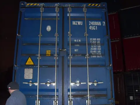 Контейнер 40 футов, MZWU2408667, синий